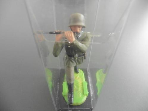 Preiser / Elastolin Musician marching with Fife., Verzamelen, Militaria | Tweede Wereldoorlog, Landmacht, Miniatuur of Beeldje