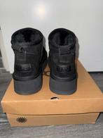 Mini UGG Classic Hogezolen - Maat 39 - Nieuw, Kleding | Dames, Schoenen, Ophalen of Verzenden, Nieuw, Bruin, Pantoffels of Sloffen