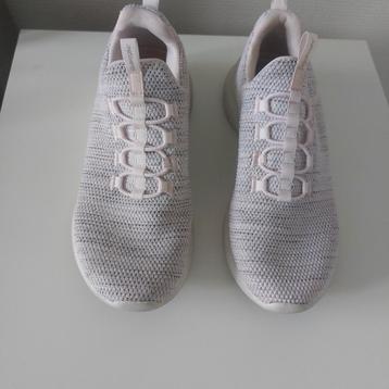 Lichtroze skechers maat 38 beschikbaar voor biedingen
