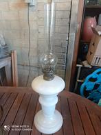 Antieke Petroleumlamp met Glazen Kap, Ophalen of Verzenden