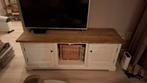 Wit houten TV-kastje met deurtjes, Huis en Inrichting, Kasten | Televisiemeubels, Ophalen, Gebruikt, 100 tot 150 cm, Minder dan 100 cm