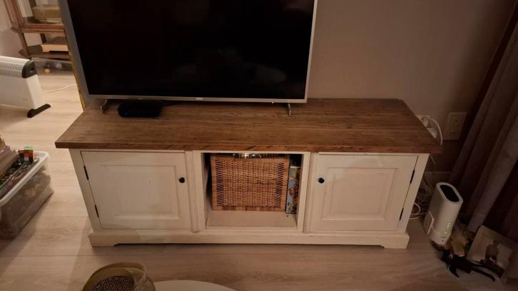 Wit houten TV-kastje met deurtjes, Huis en Inrichting, Kasten | Televisiemeubels, Gebruikt, Minder dan 100 cm, 100 tot 150 cm