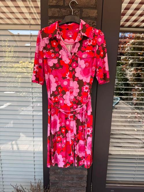 Tante Betsy Dress Betsy Troela Coffee, maat M, Kleding | Dames, Jurken, Zo goed als nieuw, Maat 38/40 (M), Rood, Knielengte, Ophalen