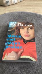 Sophie van der Stap - Meisje met negen pruiken, Ophalen of Verzenden, Zo goed als nieuw, Sophie van der Stap, Nederland
