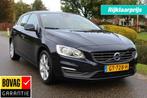 Volvo V60 1.5 T3 152pk Automaat Momentum ECC/Cruise/Navi/Tre, Auto's, Euro 6, 4 cilinders, Met garantie (alle), Blauw