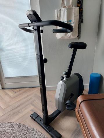 Mooie stevige hometrainer z.g.a.n.  beschikbaar voor biedingen
