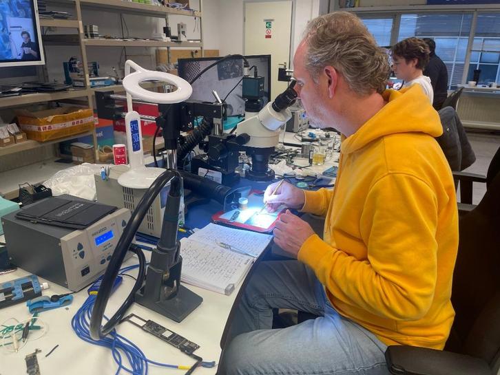 Microsolderen telefoonreparatie/hdmi gaming console, Diensten en Vakmensen, Reparatie en Onderhoud | Telecommunicatie, Mobiele-telefoonreparatie