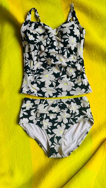 Nieuw ongedragen Marimekko lookalike gestroomlijnde bikini  beschikbaar voor biedingen