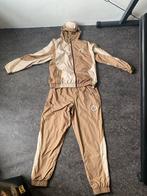 Trainingspak Manchester City FC Prematch bruin maat L, Sport en Fitness, Voetbal, Ophalen of Verzenden, Zo goed als nieuw, Trainingspak