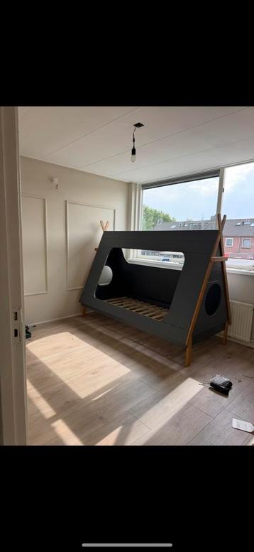 Peuter bed 90x200. beschikbaar voor biedingen