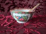 Antieke Chinese porseleinen kom en lepel Famille Rose., Antiek en Kunst, Ophalen of Verzenden