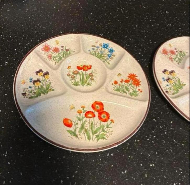 Vintage Fondue Borden Set - Wild Flower Design, Antiek en Kunst, Antiek | Servies los, Ophalen of Verzenden