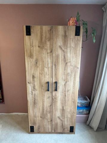 Mooie houten kledingkast - afbeelding 2