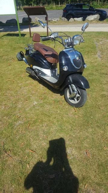 Leuk retro scooter. Motorisch 100%(met garantie) beschikbaar voor biedingen