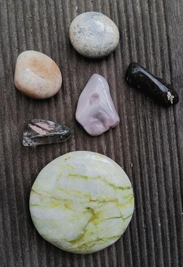 DB55 Handstenen/trommelstenen vuursteen, serpentijn, jaspis beschikbaar voor biedingen