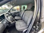 Dacia Duster 1.6 Lauréate 2wd Cruise Airco Trekhaak PDC, Euro 5, Gebruikt, 4 cilinders, Duster