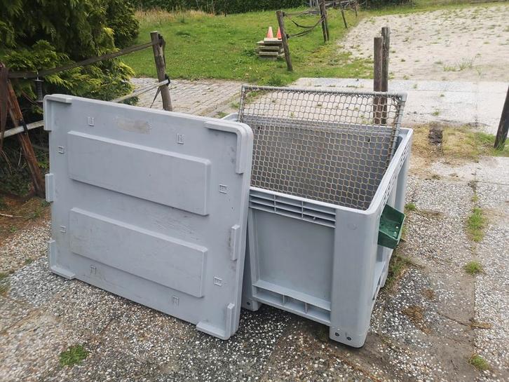 Accu- palletbox met deksel en slowfeederrek (en bevestiging), Dieren en Toebehoren, Stalling en Weidegang, 2 of 3 paarden of pony's