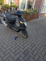Scooter met heel weinig kilometers, Fietsen en Brommers, Ophalen, Zo goed als nieuw