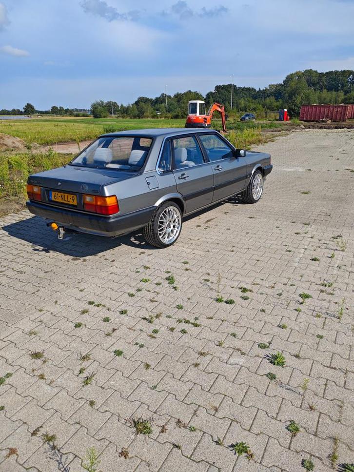 Audi 80 1.6 CD 1984 Grijs belastingvrij!, Auto's, Audi, Particulier, Trekhaak, Benzine, Sedan, Handgeschakeld, Geïmporteerd, Zilver of Grijs