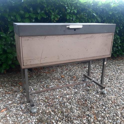 Vintage industriële metalen trolley dressoir kast jaren 60, Verzamelen, Retro, Ophalen of Verzenden