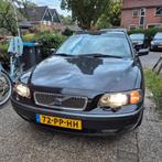 Volvo V70 (2004)bi-Xenon – APK mei 2026, incl. Winterbanden, Auto's, Voorwielaandrijving, 1800 kg, Zwart, Stationwagon