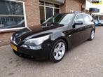 BMW 5-serie Touring 525i Automaat / Leder / Navi / Head Up, Auto's, BMW, Automaat, Achterwielaandrijving, Gebruikt, Zwart