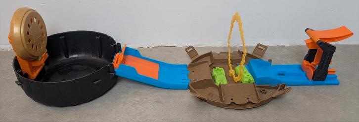 Hot Wheels Monster Truck Stuntbanden speelset, Kinderen en Baby's, Speelgoed | Racebanen, Zo goed als nieuw, Racebaan, Handmatig