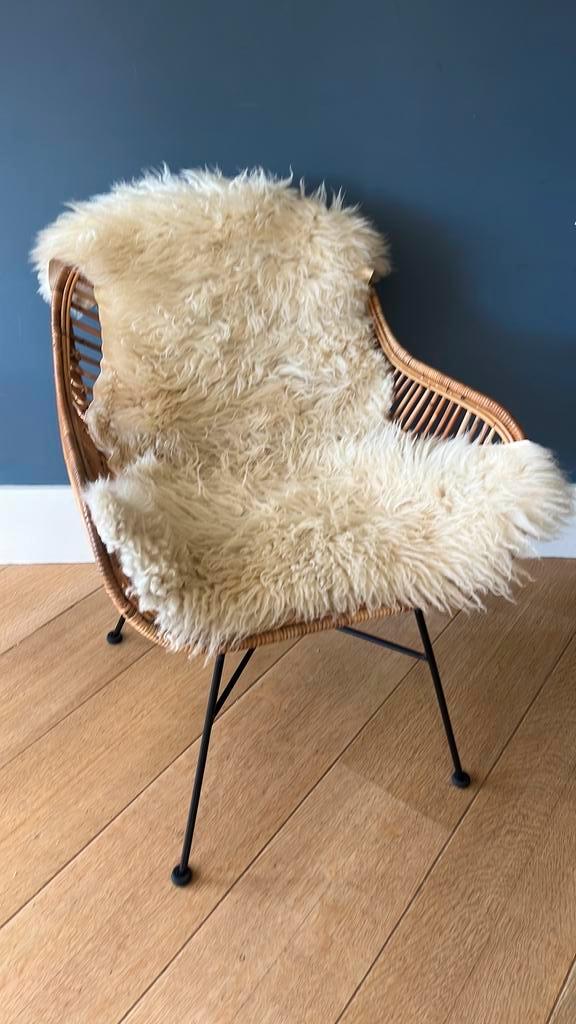 Leuke rotan kuipstoel / fauteuil, Huis en Inrichting, Stoelen, Zo goed als nieuw, Eén, Bruin, Ophalen