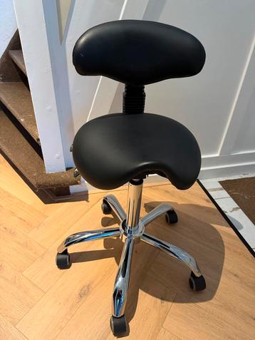 Ergonomische Zadelkruk beschikbaar voor biedingen