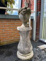 Betonnen zuil met (los) ornament, Ophalen, Zo goed als nieuw