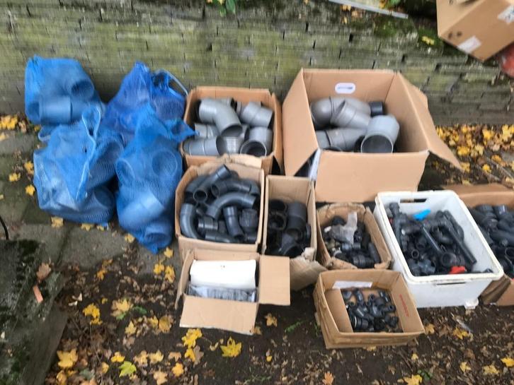 PVC Hulpstukken, Doe-het-zelf en Verbouw, Buizen en Afvoer, Nieuw, Overige typen, Pvc, Minder dan 2 meter, 60 tot 80 mm, Ophalen