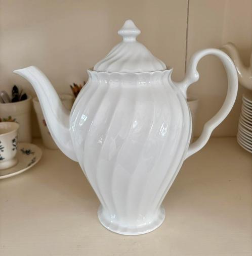 Koffiepot Regency White Johnson Brothers, Antiek en Kunst, Antiek | Servies los, Ophalen of Verzenden