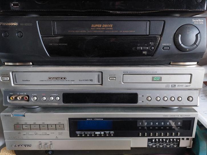 3 Videorecorders: Panasonic VHS, Daewoo VHS, Sanyo Betamax, Audio, Tv en Foto, Videospelers, Ophalen