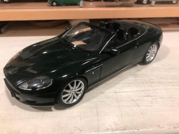 1:18 Aston Martin DB 9 Cabrio MiniChamps Groen, Hobby en Vrije tijd, Modelauto's | 1:18, Gebruikt, Auto, MiniChamps, Ophalen of Verzenden