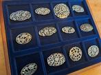 Verzameling van 12 zilveren broches, 4 tot 7 cm, Ophalen of Verzenden, Zo goed als nieuw, Nvt