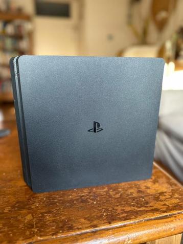 PlayStation 4 Slim 1 TB (Japanse Versie) beschikbaar voor biedingen