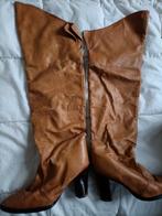 Licht bruine hoge lakleren laarzen, mt38, Kleding | Dames, Schoenen, Ophalen of Verzenden, Zo goed als nieuw, Bruin, Hoge laarzen