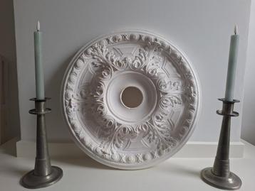 Plafond ornament / Rozet van hardschuim (2) beschikbaar voor biedingen