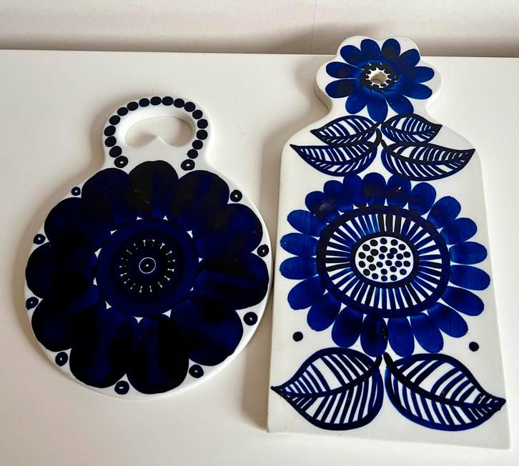 2 Vintage ARABIA Valencia Blue Onderzetters Ulla Procope 70s, Antiek en Kunst, Antiek | Keramiek en Aardewerk, Ophalen of Verzenden