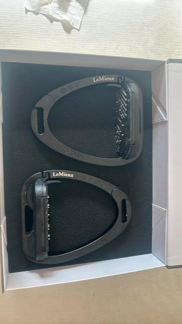 Lemieux vector balance stirrup beschikbaar voor biedingen