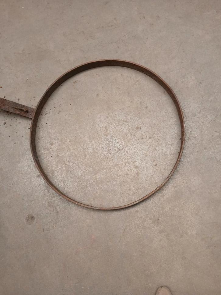 Oude metalen ring - brocante tuin Stalen kring rond hoepel, Antiek en Kunst, Antiek | Emaille, Ophalen