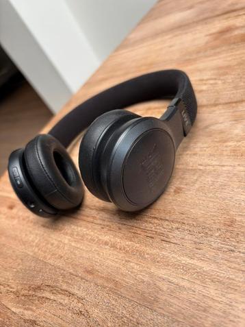 JBL Live 400BT - On-ear bluetooth koptelefoon - Zwart beschikbaar voor biedingen
