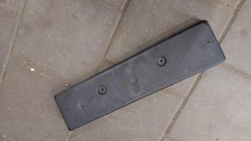 Nummerbord plastiek vd voorbumper Nissan 100nx beschikbaar voor biedingen