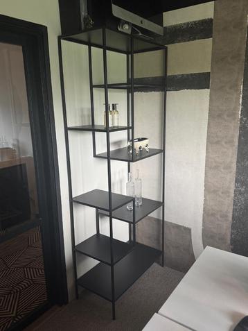 Polspotten | metalen deco kast - 1 stuks - per stuk te koop beschikbaar voor biedingen