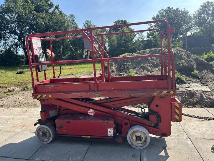 Upright hoogwerker schaarhoogwerker, Zakelijke goederen, Machines en Bouw | Liften, Steigers en Ladders