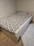 Ikea vihals bed 140x200cm, Huis en Inrichting, Slaapkamer | Bedden, Ophalen, 140 cm, Zo goed als nieuw, Twijfelaar