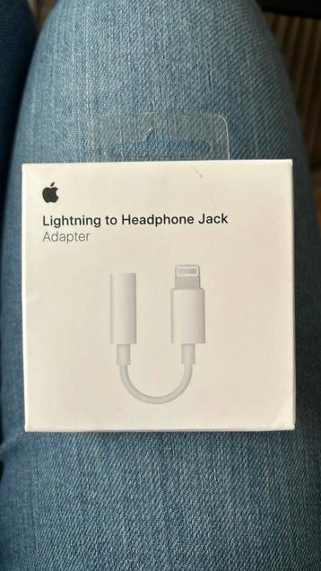 Lighting to headphone Jack 