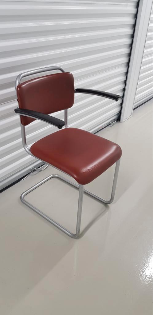 Gispen 201 Stoel met Armleuningen - Vintage Design, Huis en Inrichting, Stoelen, Gebruikt, Eén, Rood, Ophalen
