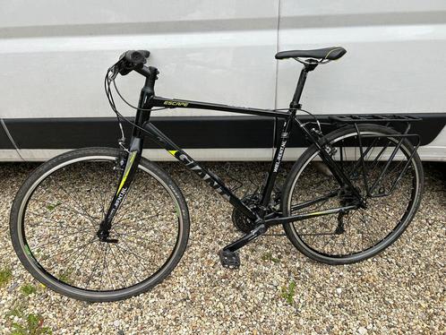 Giant escape 1 L sportfiets hybride fiets 3x9 versnellingen, Fietsen en Brommers, Fietsen | Heren | Sportfietsen en Toerfietsen