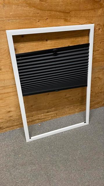 Nieuwe plisee in alu frame beschikbaar voor biedingen